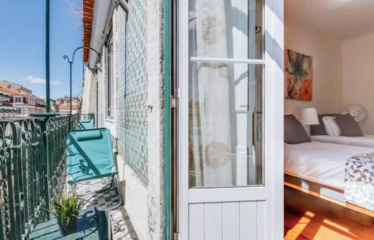 3 Bedroom Apartment In Baixa With River View Lisboa Exteriör bild