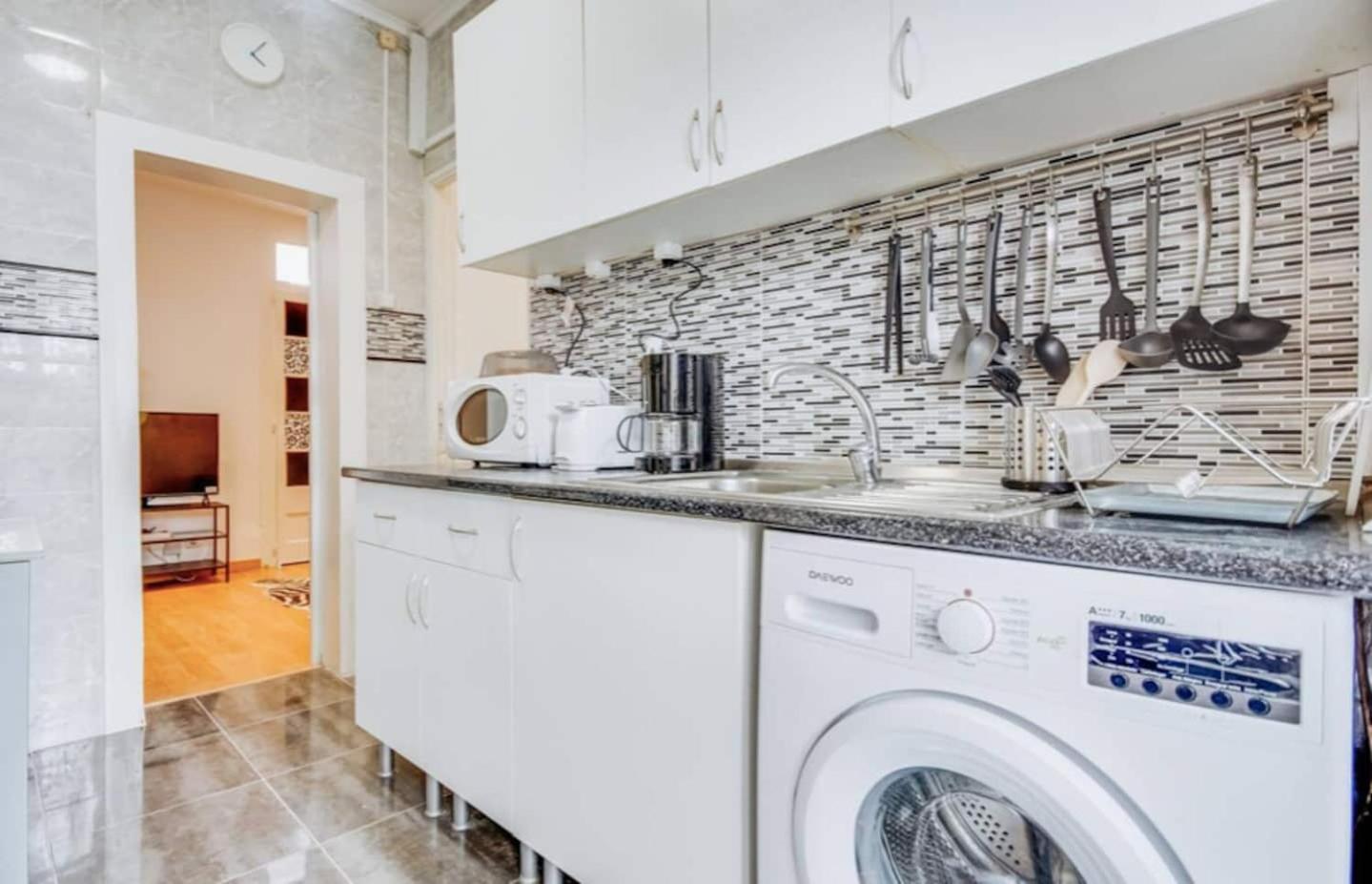 3 Bedroom Apartment In Baixa With River View Lisboa Exteriör bild