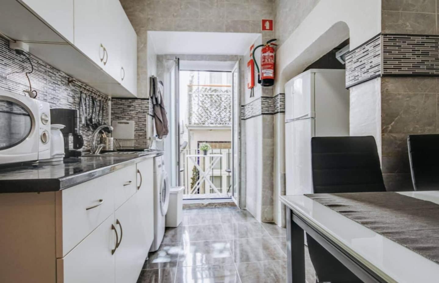 3 Bedroom Apartment In Baixa With River View Lisboa Exteriör bild